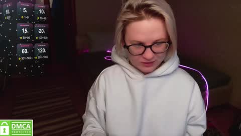 Snapshot of sunny_mood chatting on January 7, 7:31 am sunny mood online show from January 7, 7:31 am