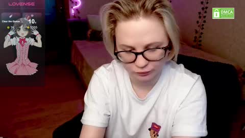 Snapshot of sunny_mood chatting on February 11, 10:59 am sunny mood online show from February 11, 10:59 am