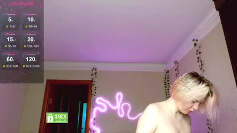 Snapshot of sunny_mood chatting on March 1, 4:47 am sunny mood online show from March 1, 4:47 am