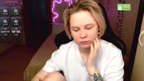 Snapshot of sunny_mood chatting on March 3, 5:42 am sunny mood online show from March 3, 5:42 am