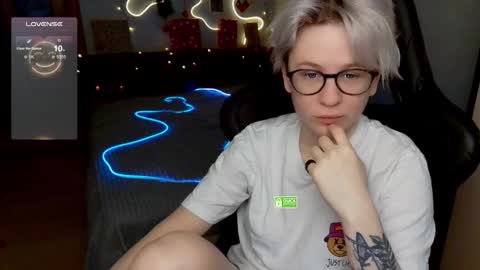 sunny mood online show from December 14, 9:36 am