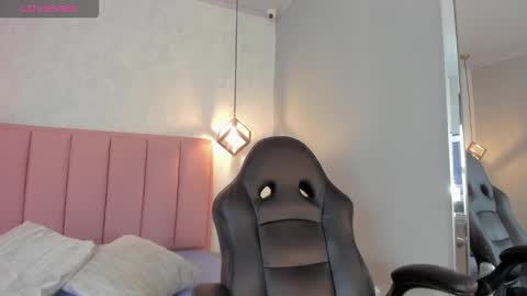  S U N N Y online show from October 21, 12:50 pm