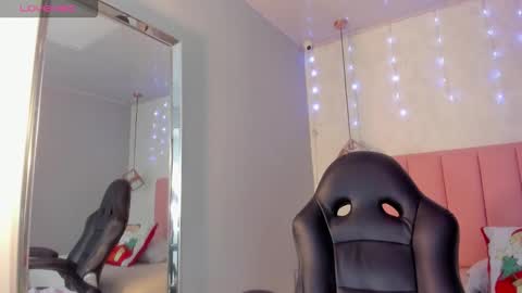  S U N N Y online show from December 17, 12:33 pm