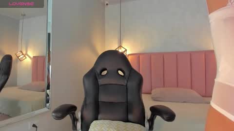  S U N N Y online show from February 28, 12:28 pm