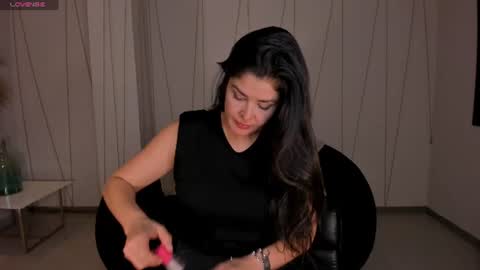 Snapshot of sunnyrivers_ chatting on June 9, 6:08 pm Sunny Rivers online show from June 9, 6:08 pm