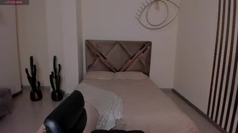 Snapshot of sunnyrivers_ chatting on June 12, 5:23 pm Sunny Rivers online show from June 12, 5:23 pm
