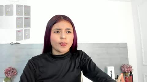 sunnywhitee online show from May 21, 7:21 pm