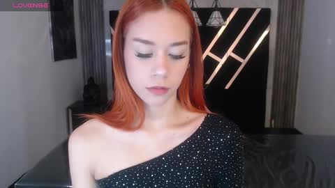 Susana   Mejia online show from December 18, 10:54 am