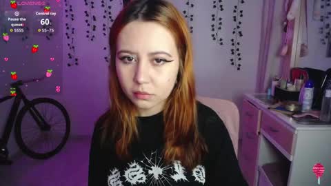 Snapshot of sunset_pienk chatting on October 23, 9:19 am Sunset online show from October 23, 9:19 am