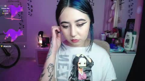 Snapshot of sunset_pienk chatting on April 10, 2:50 am Sunset online show from April 10, 2:50 am