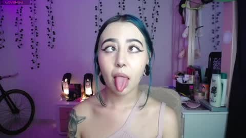 Snapshot of sunset_pienk chatting on April 20, 2:47 am Sunset online show from April 20, 2:47 am