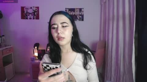 Snapshot of sunset_pienk chatting on May 6, 3:13 am Sunset online show from May 6, 3:13 am