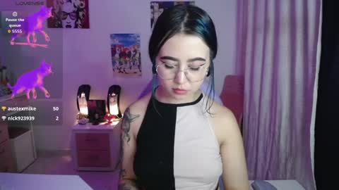 Snapshot of sunset_pienk chatting on May 14, 4:19 am Sunset online show from May 14, 4:19 am