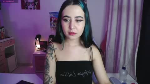 Snapshot of sunset_pienk chatting on May 31, 4:09 am Sunset online show from May 31, 4:09 am