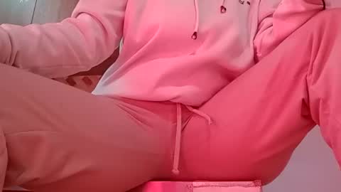 Annie online show from December 4, 4:48 pm