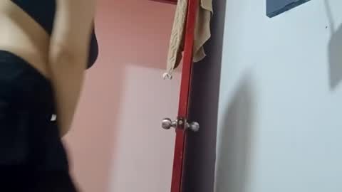 Annie online show from March 14, 3:39 pm