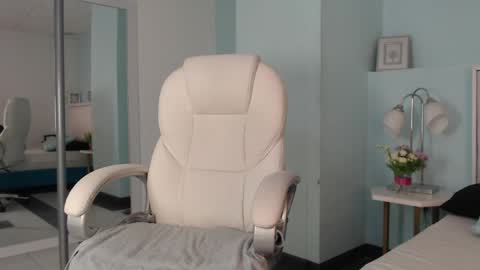 Snapshot of sunshine_gh1 chatting on May 15, 11:39 am Sunshine online show from May 15, 11:39 am