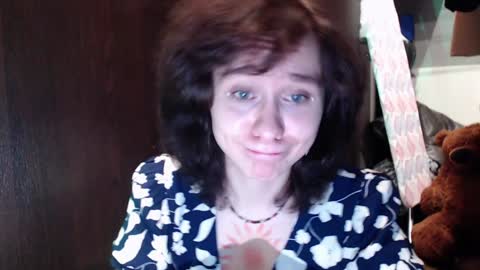 Snapshot of sunshinehella chatting on December 2, 10:18 am Hella online show from December 2, 10:18 am