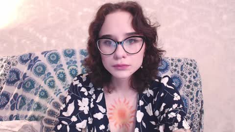 Snapshot of sunshinehella chatting on December 30, 6:09 am Hella online show from December 30, 6:09 am