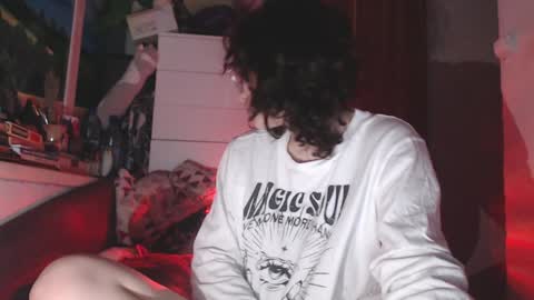 Snapshot of sunshinehella chatting on January 20, 1:32 pm Hella online show from January 20, 1:32 pm