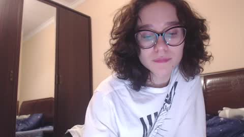 Snapshot of sunshinehella chatting on January 27, 6:52 pm Hella online show from January 27, 6:52 pm