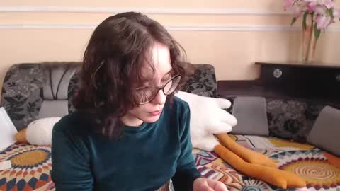 Snapshot of sunshinehella chatting on March 9, 9:24 am Hella online show from March 9, 9:24 am