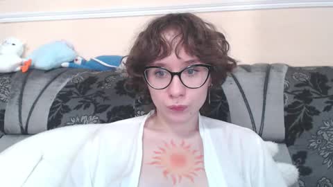 Snapshot of sunshinehella chatting on November 16, 8:53 am Hella online show from November 16, 8:53 am