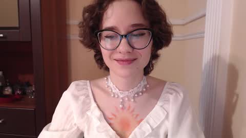 Snapshot of sunshinehella chatting on November 30, 8:29 am Hella online show from November 30, 8:29 am