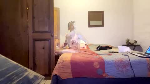 Snapshot of sunsyyy chatting on May 23, 12:53 pm sunsyyy online show from May 23, 12:53 pm