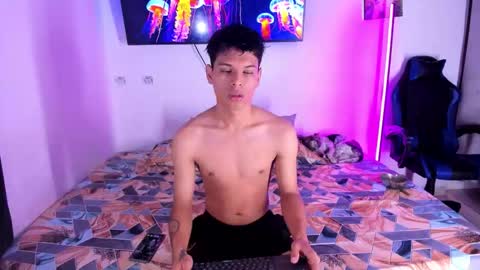 Snapshot of super_boys2 chatting on November 29, 11:13 am ALEX online show from November 29, 11:13 am