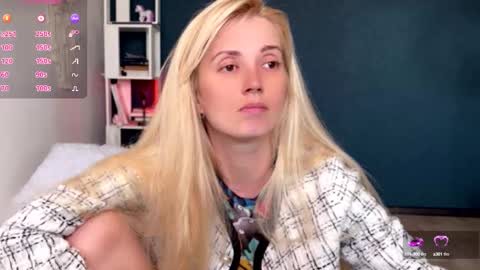 Snapshot of super_peach_stream chatting on October 4, 12:36 pm ANNApvt open full info in bio online show from October 4, 12:36 pm