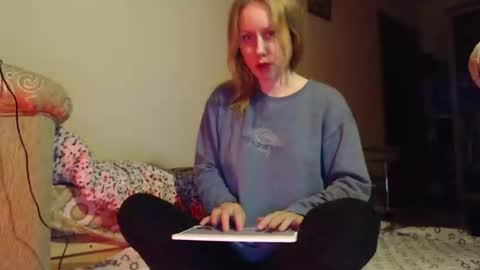 Annie online show from May 8, 6:57 pm