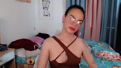 Snapshot of superhotvaleria chatting on May 9, 4:50 am Im val online show from May 9, 4:50 am