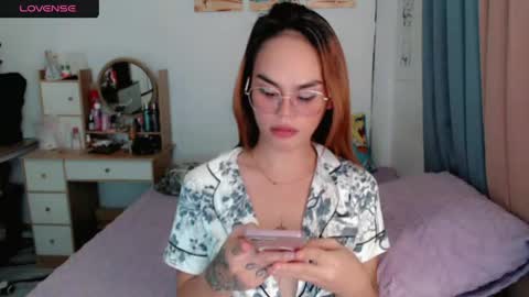 Snapshot of superhotvaleria chatting on May 20, 6:41 am Im val online show from May 20, 6:41 am