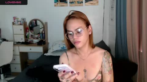 Snapshot of superhotvaleria chatting on July 3, 11:00 pm Im val online show from July 3, 11:00 pm
