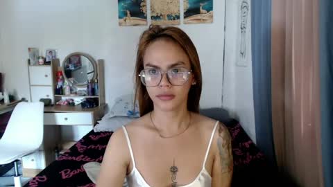 Snapshot of superhotvaleria chatting on July 20, 1:09 am Im val online show from July 20, 1:09 am
