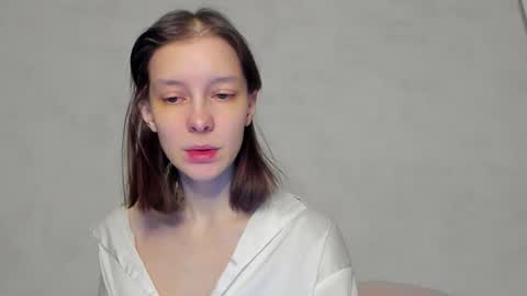 Una online show from February 8, 9:18 pm