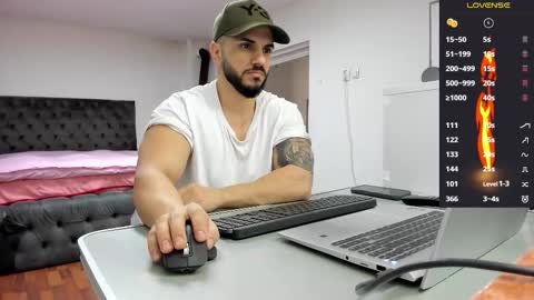 Snapshot of supermanboyxxl chatting on February 25, 6:45 am supermanboyxxl online show from February 25, 6:45 am