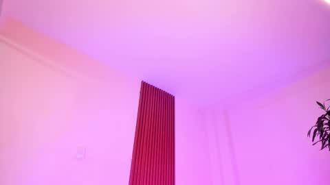 Snapshot of suprasexyjohn chatting on November 17, 8:14 pm llllSupra llll online show from November 17, 8:14 pm