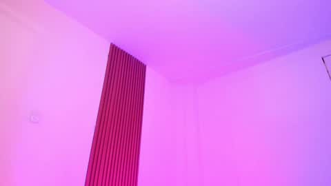 Snapshot of suprasexyjohn chatting on November 30, 4:00 pm llllSupra llll online show from November 30, 4:00 pm