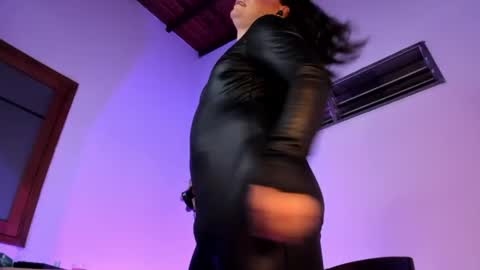 Snapshot of suprasexyjohn chatting on July 11, 1:19 am llllSupra llll online show from July 11, 1:19 am