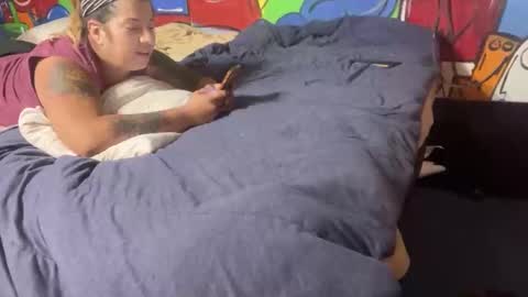 Snapshot of supremelifers chatting on October 8, 9:40 am Stony online show from October 8, 9:40 am