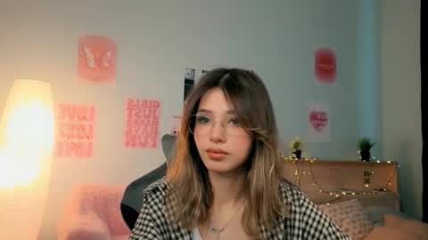 Sara online show from March 17, 1:36 pm