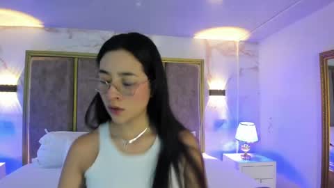 Snapshot of susa1userma_ chatting on May 11, 11:27 am Susann online show from May 11, 11:27 am