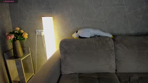 Annie online show from September 29, 12:05 am