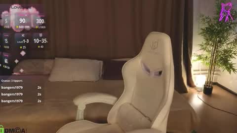 Annie online show from March 1, 1:51 am