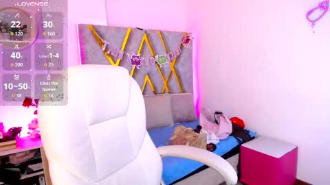 Snapshot of susan_hottye_ chatting on December 19, 11:17 am Susan online show from December 19, 11:17 am