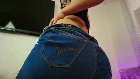 Snapshot of susana_hank chatting on May 20, 9:21 pm susana online show from May 20, 9:21 pm