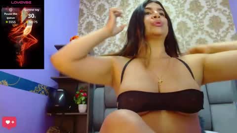 S U S A N A online show from June 9, 1:01 pm