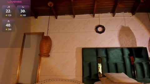 Susana W online show from November 22, 8:30 pm